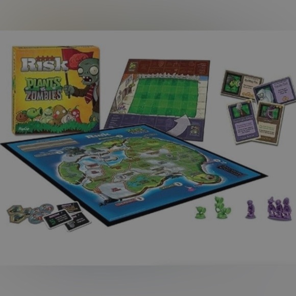 Board Game Risk Collector’s Edition Zombies vs Plants - new - Picture 3 of 3